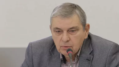 Віктор Войналович обговорює оптимізацію закордонних місій священиків.