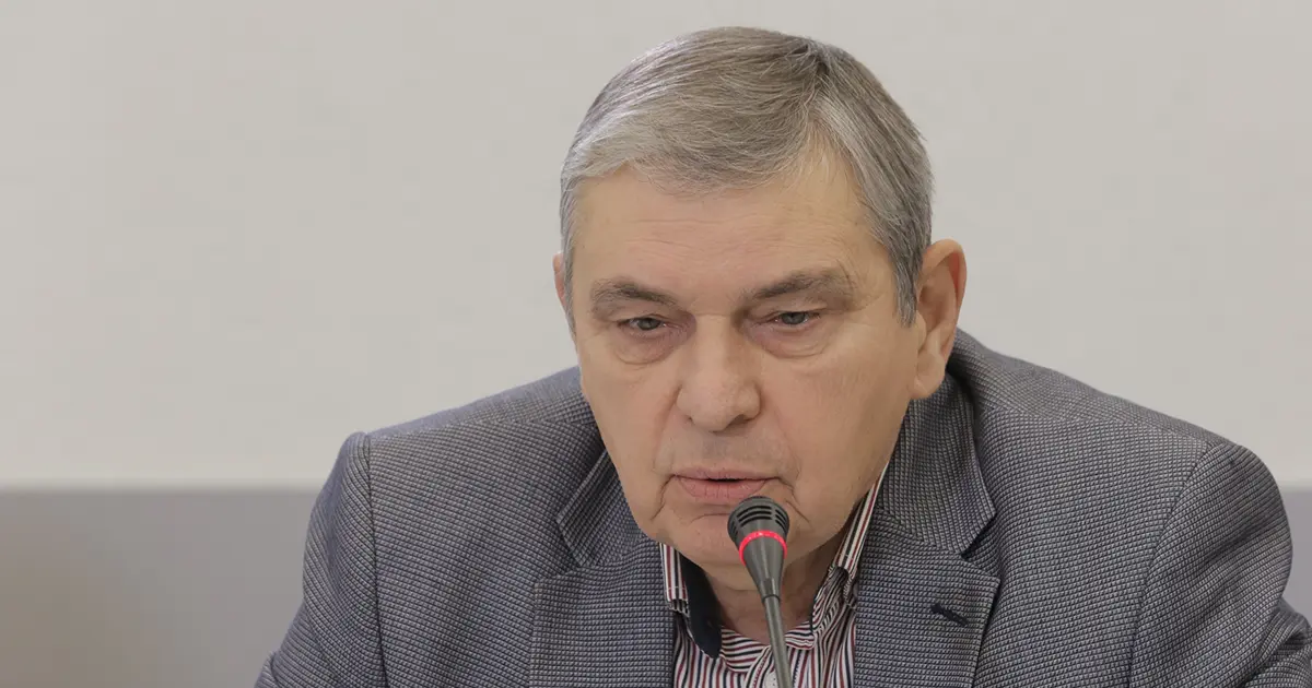 Віктор Войналович обговорює оптимізацію закордонних місій священиків.