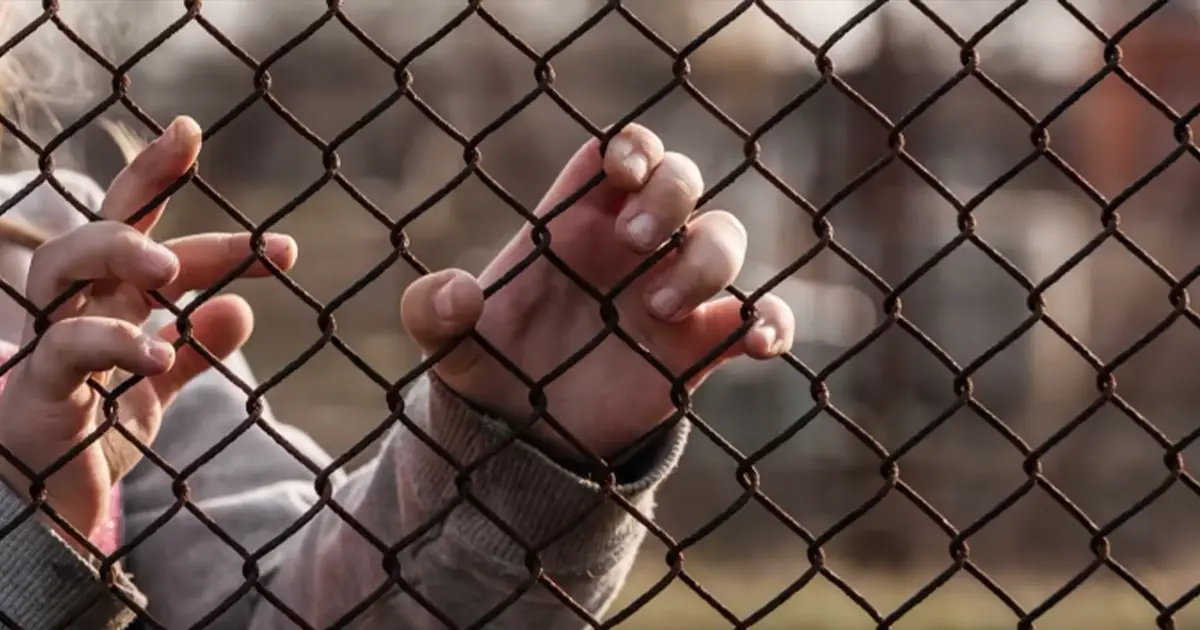 перевиховання українських дітей