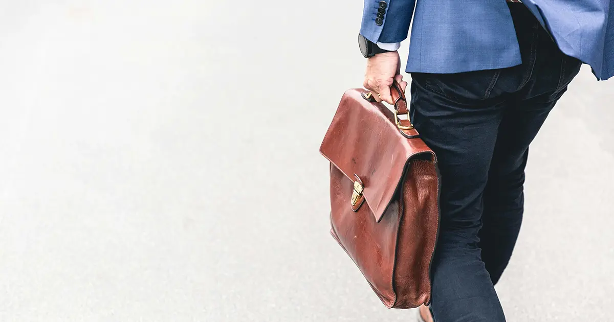 дефіцит кадрів