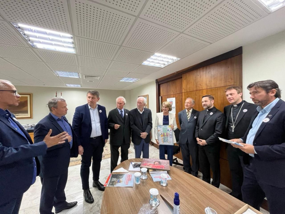 Делегація Всеукраїнської Ради Церков і релігійних організацій виступила в Законодавчій Асамблеї штату Парана в Бразилії