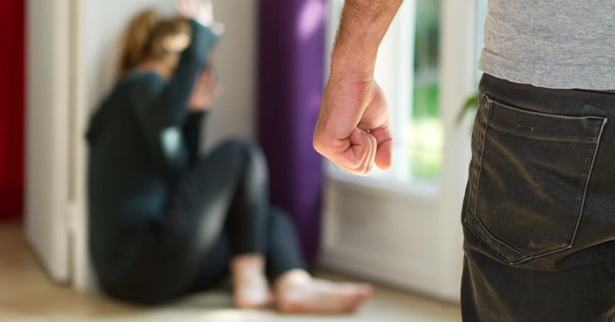 насильство проти дівчат-підлітків