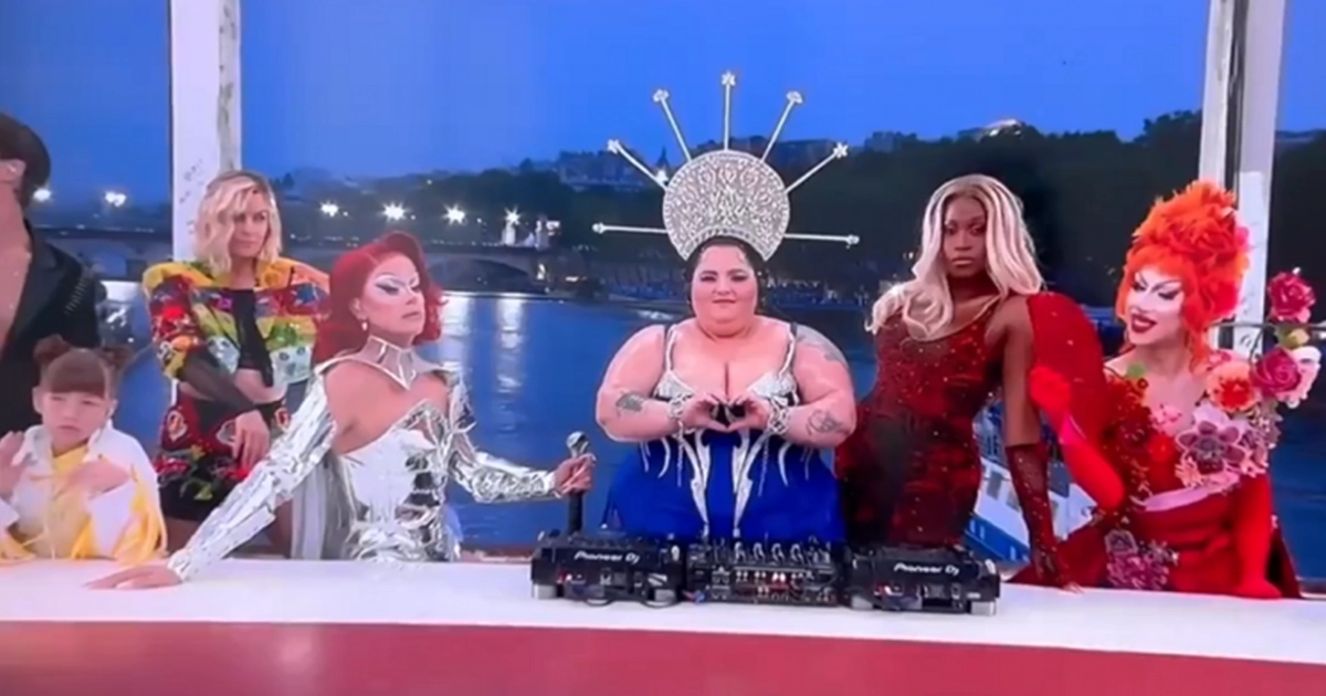 образи християнства на відкритті Олімпіади