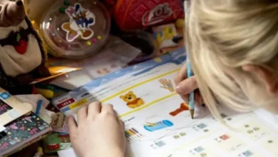 обов'язкове відвідування шкіл для українських дітей