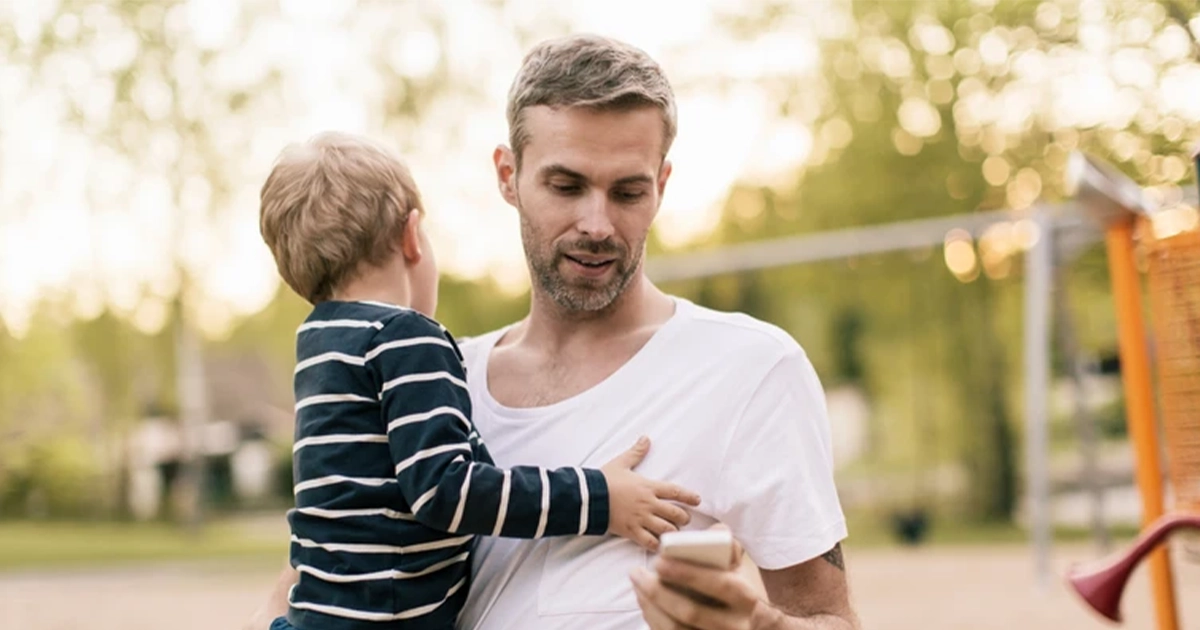 Батьківська залежність від смартфонів