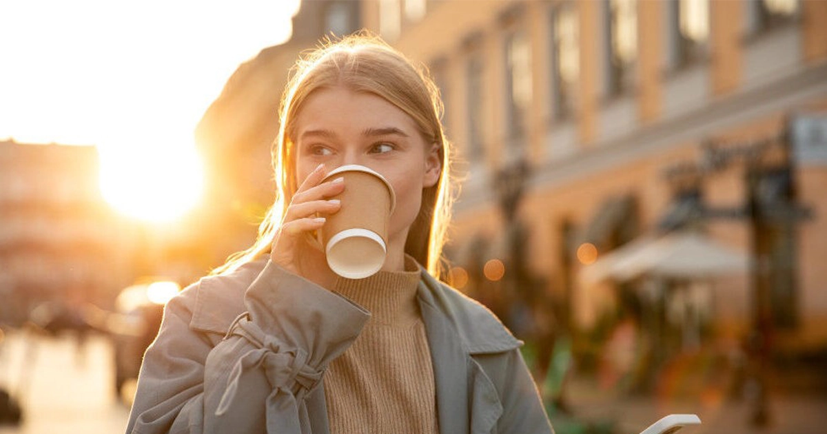 гарячі напої з паперових стаканчиків