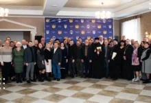 Учасники молитовного сніданку в Переяславі моляться за Україну та збирають кошти для ЗСУ