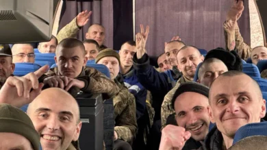 Українські військові після повернення з полону