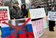 Українські активісти протестують біля готелю "Гілтон" у Вашингтоні