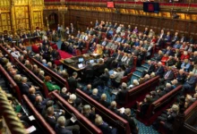 скасування молитов у парламенті