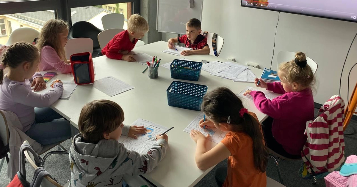 Українські діти у школах за кордоном