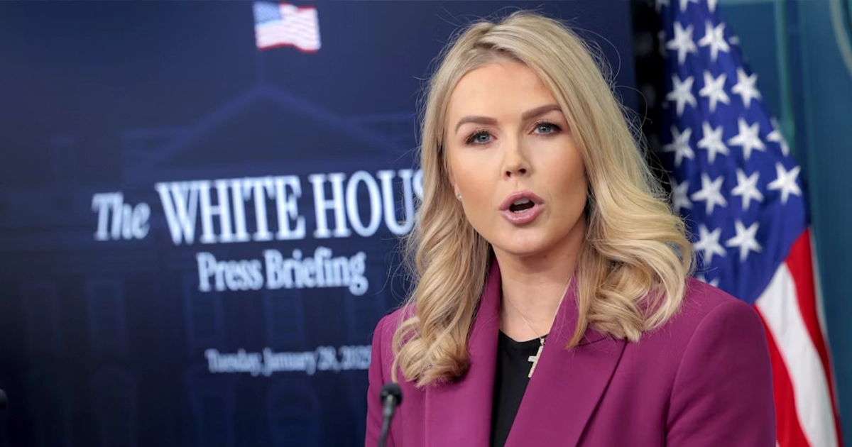 Прессекретарка Білого дому Керолайн Левітт дає коментар для ЗМІ