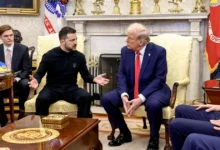 Президент України Володимир Зеленський і президент США Дональд Трамп під час напруженої зустрічі в Білому дом