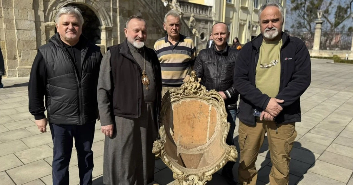 сторичне крісло митрополита Шептицького, повернуте до Львова