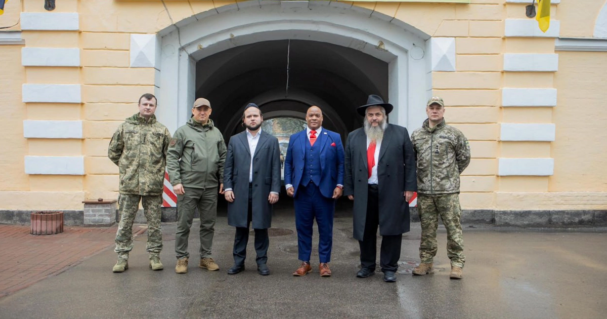 Пастор Марк Бернс у Бучі