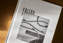 Обкладинка книги «Світло у долині смертної тіні: історії християн під час війни»