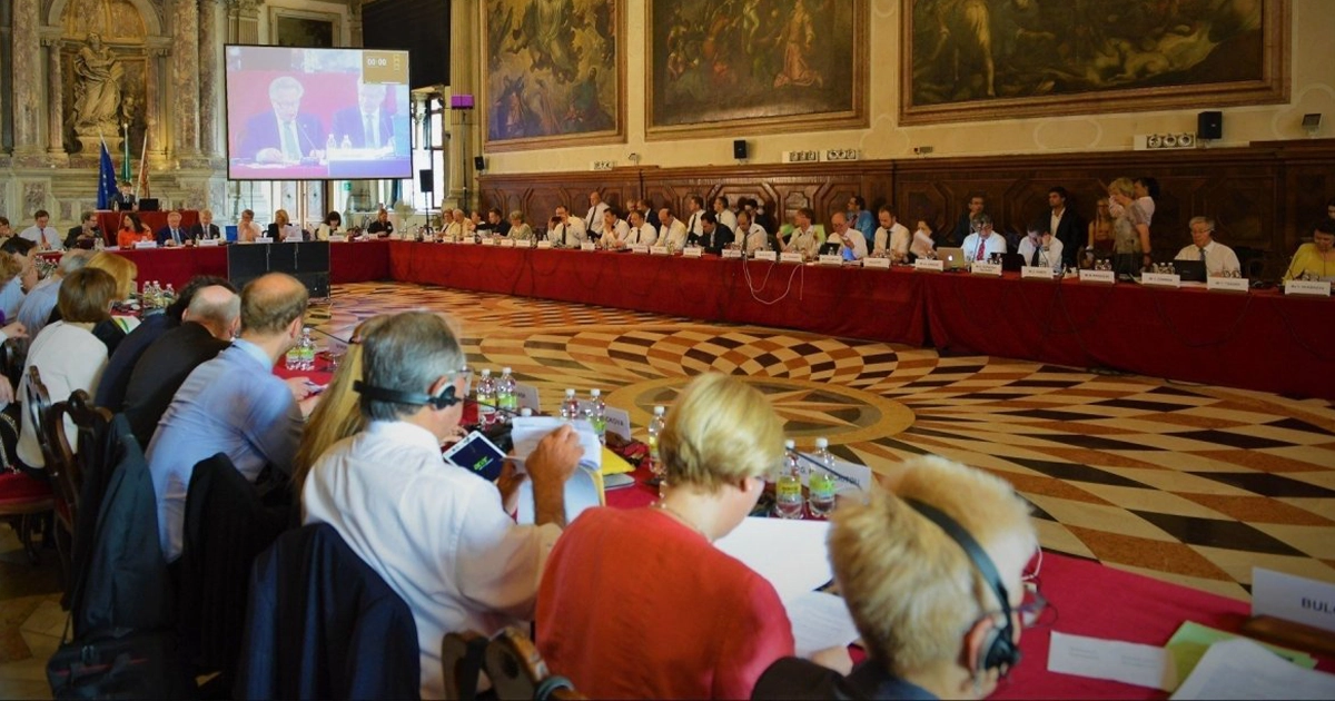 Переклад висновку Венеційської комісії щодо альтернативної служби передано Конституційному Суду