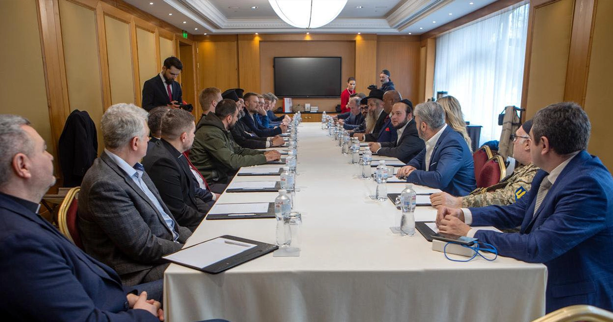 Пастор Марк Бернс на релігійному форумі в Україні