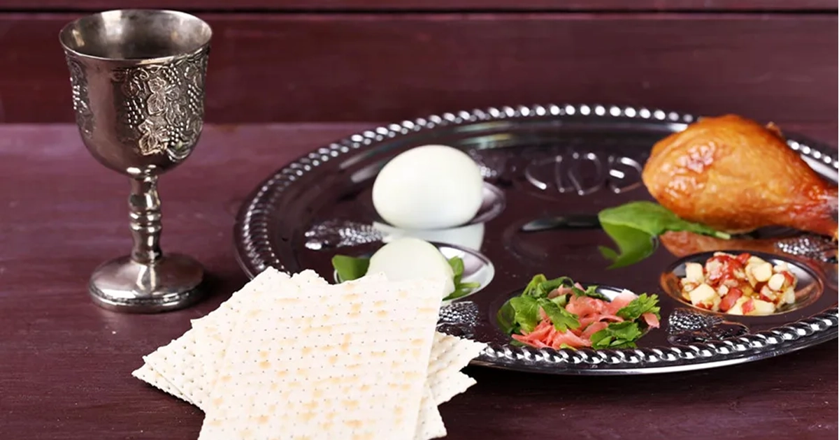 имволічні страви для Седера під час святкування Песаха