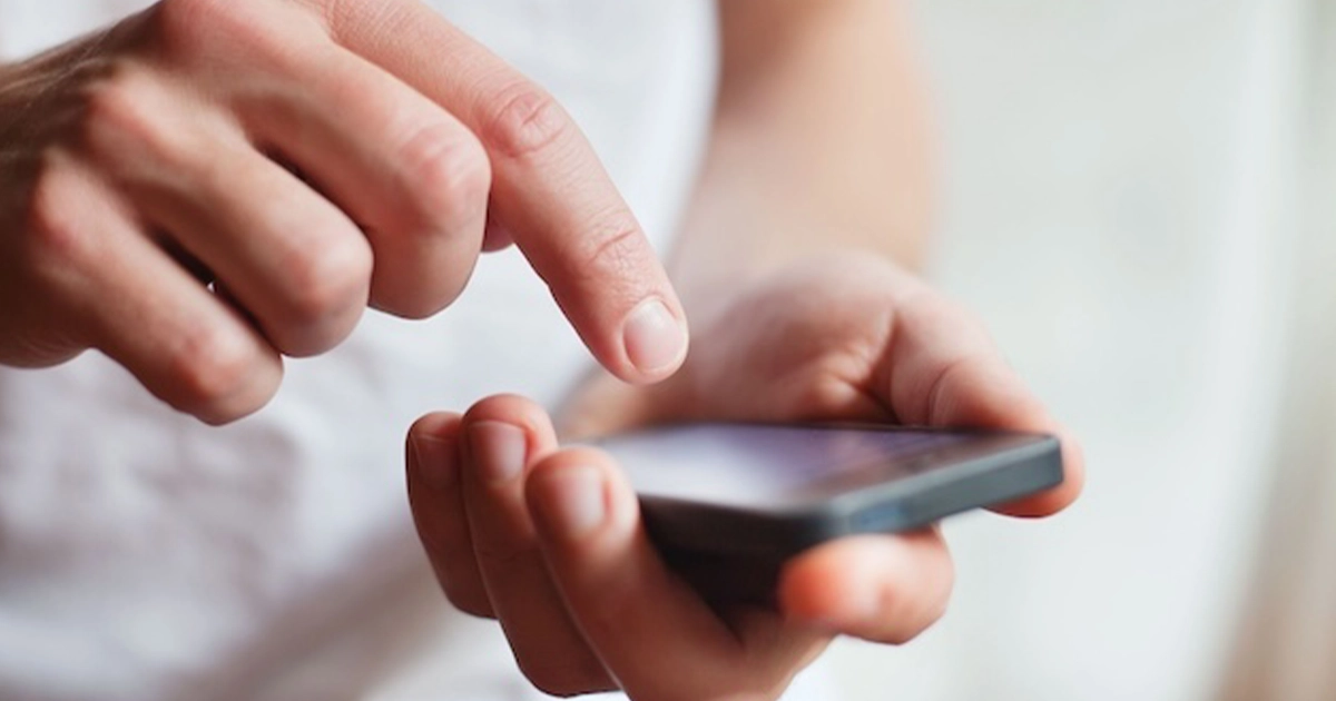 Дослідження виявило зв’язок між залежністю від смартфонів і переглядом коротких відео серед молоді