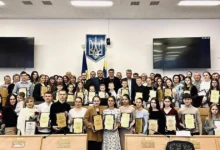 Школярі Рівненщини під час церемонії нагородження переможців олімпіади «Знавці Біблії»