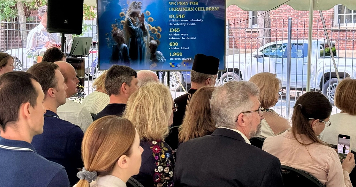 Молитовний захід у Вашингтоні на підтримку українських дітей