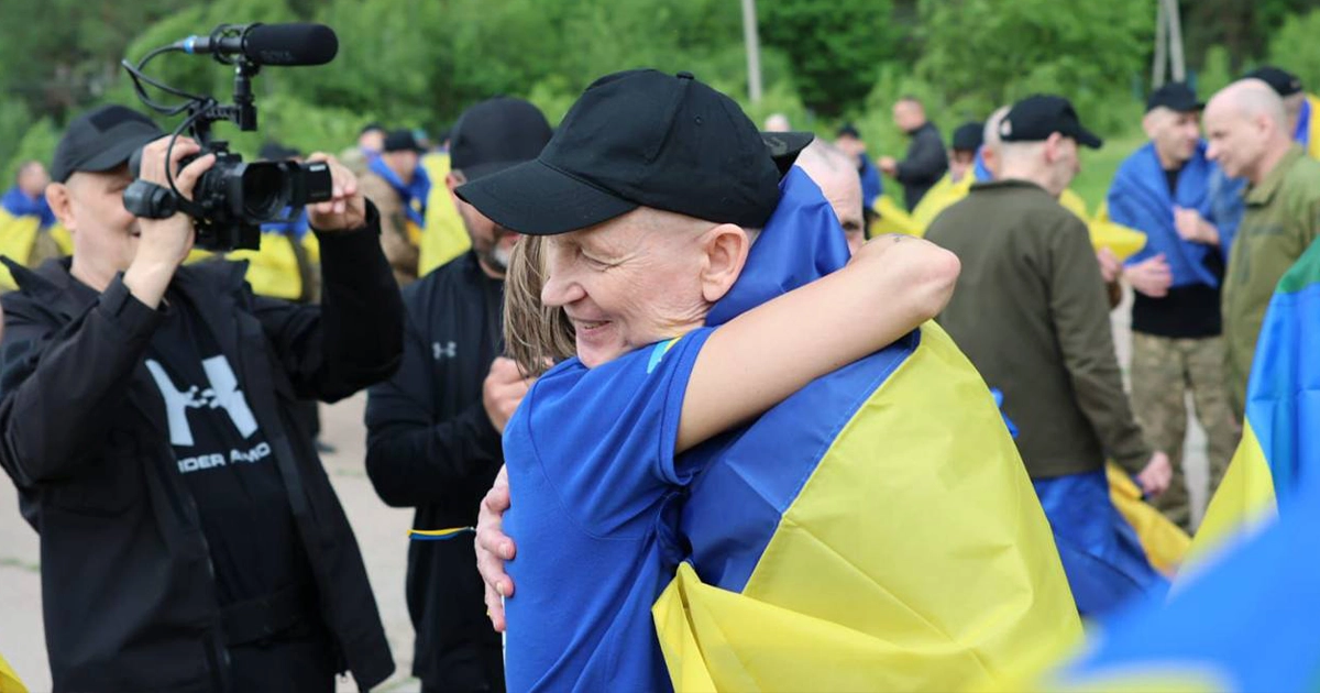 Звільнені з російського полону українські військові