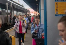 Українська молодь виїжджає за кордон