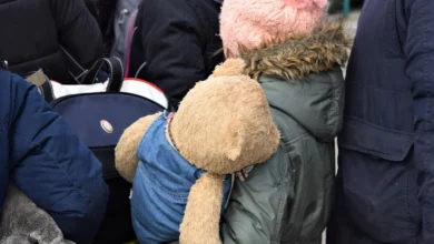 Українська родина в центрі допомоги для біженців у країні ЄС