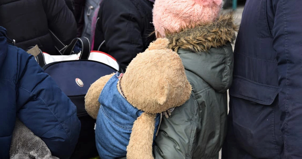 Українська родина в центрі допомоги для біженців у країні ЄС