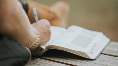 християни рідше відчувають тривогу, мають більше сенсу та підтримки в житті, ніж невіруючі.