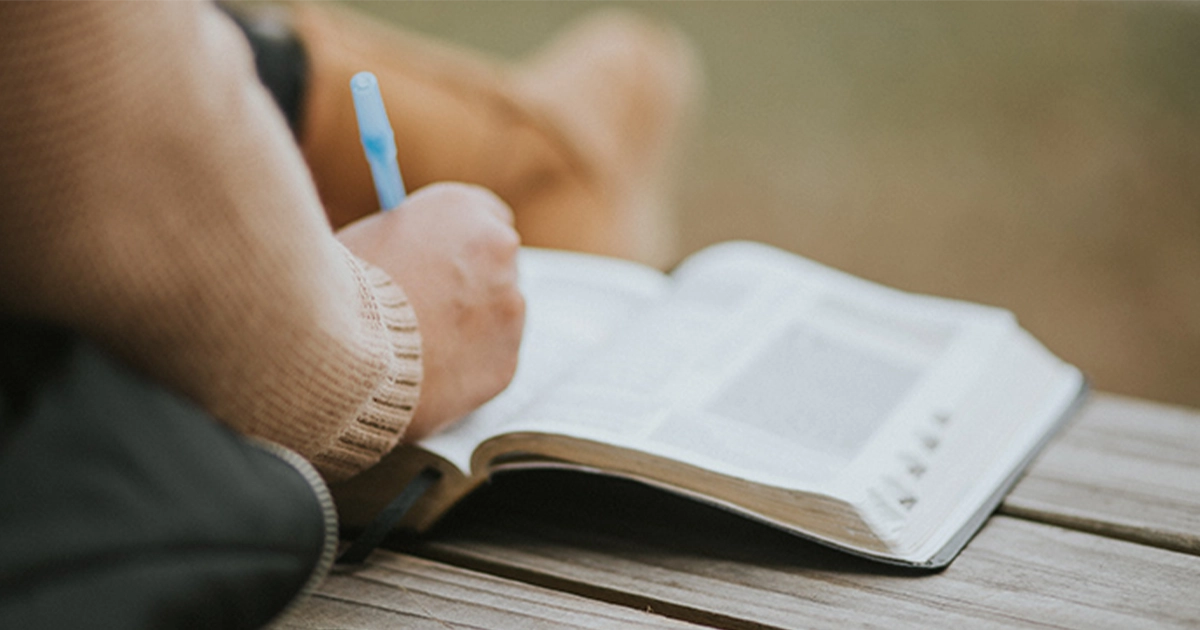 християни рідше відчувають тривогу, мають більше сенсу та підтримки в житті, ніж невіруючі.