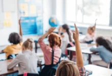 впровадження платних освітніх послуг у школах України