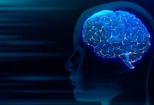 Візуалізація мозку з мерехтливими фотонами на темному фоні