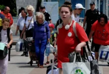 Українські біженці залишають країну через війну