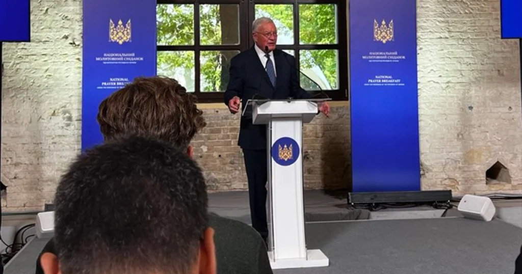 Кіт Келлог на Національному молитовному сніданку в Україні