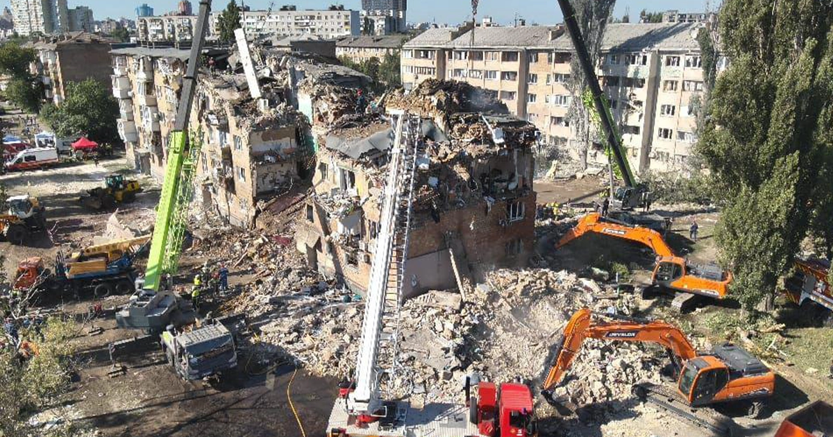 The aftermath of the rocket attack on Kyiv on August 28 — destroyed buildings, rescue workers at the scene of the tragedy