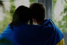 Врятовані українські діти з родинами після повернення з окупації