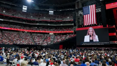 У США відбувся меморіал Чарлі Кірка: 100 тисяч людей, молитви й політика