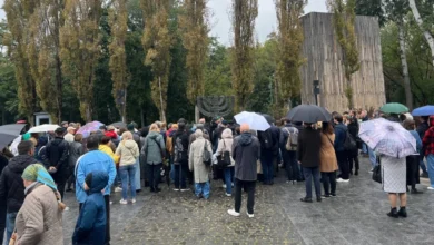 Учасники Маршу пам’яті у Києві вшановують жертв Бабиного Яру