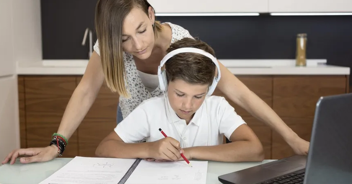 Кожен третій школяр в Україні не може виконати домашнє завдання без допомоги — дослідження МОН