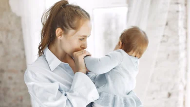 Одружені матері щасливіші та менш самотні, ніж самотні чи бездітні жінки