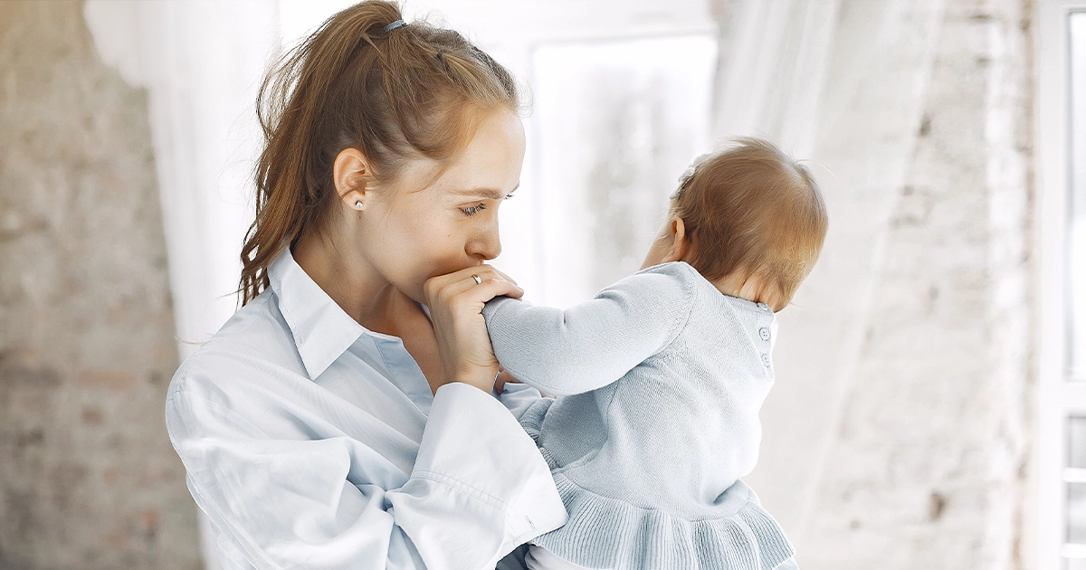 Одружені матері щасливіші та менш самотні, ніж самотні чи бездітні жінки