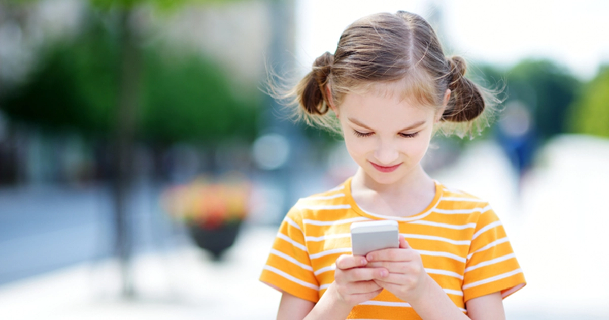 Ранній доступ до смартфонів шкодить психіці дітей – міжнародне дослідження