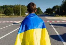 Врятованих з окупації українських юнаків зустрічають на вільній території