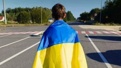 Врятованих з окупації українських юнаків зустрічають на вільній території