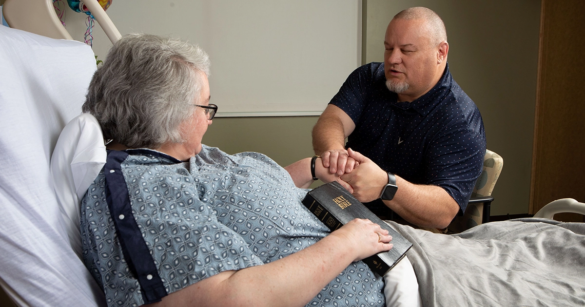 В українських лікарнях офіційно з’являться капелани