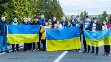 Українські діти, врятовані з російської депортації, повертаються додому