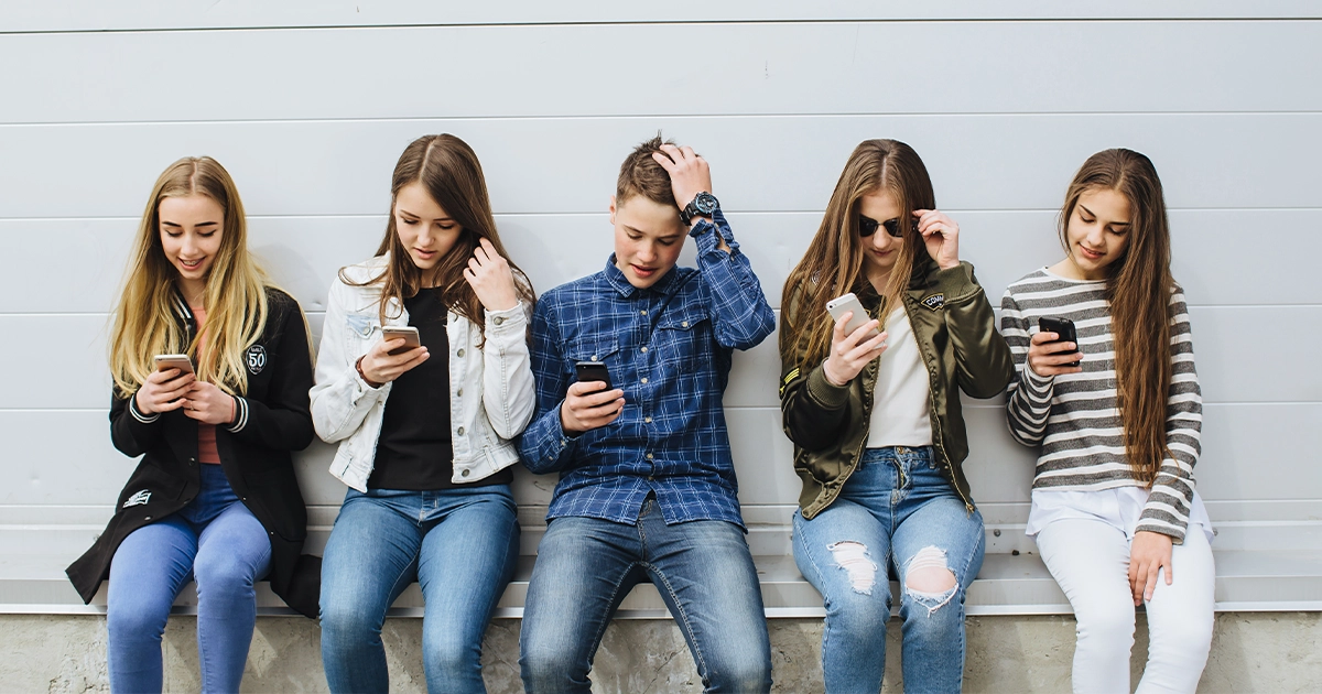 Користувачі дедалі менше часу проводять у соцмережах — дослідження FT