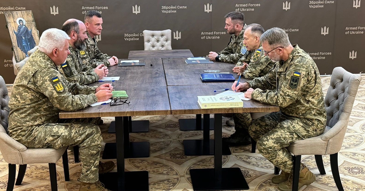 Головнокомандувач ЗСУ зустрівся з військовими капеланами — обговорили духовну підтримку воїнів